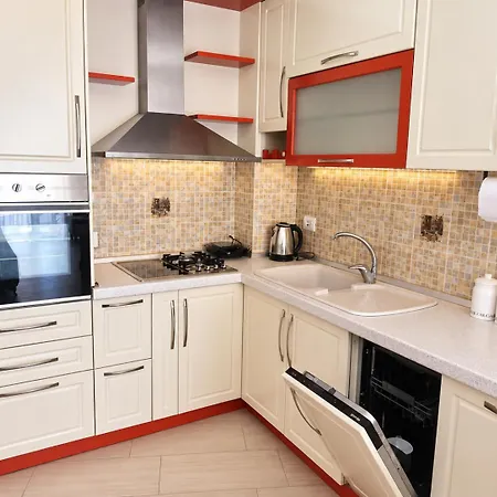 Studio, 3 Min To Skanderbeg Tiran