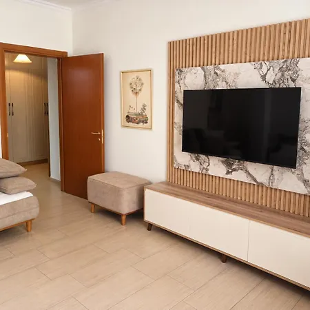 Studio, 3 Min To Skanderbeg Tiran