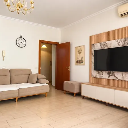 Studio, 3 Min To Skanderbeg Daire Tiran